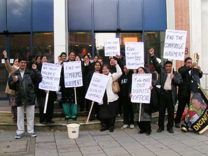 A coachload of locked-out Gate Gourmet workers came to the TGWU’s London headquarters to speak with TGWU National Secretary Brendan Gold about his betrayal of the locked out workers