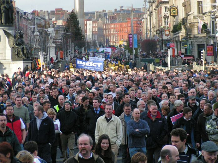Over 100,000 workers marched through Dublin’s streets yesterday as the general strike shook the country in protest at slave labour being used on Irish Ferries