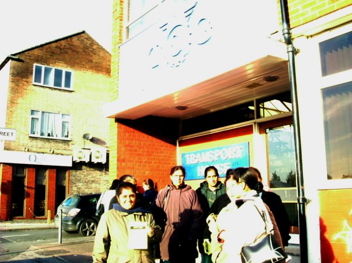 Gate Gourmet locked-out workers picketing the Hillingdon office of the TGWU urging all workers not to sign the notorious ‘Compromise Agreement’