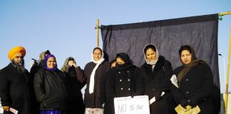 Despite the intense cold pickets were out yesterday on the hill at Heathrow near to the Gate Gourmet plant