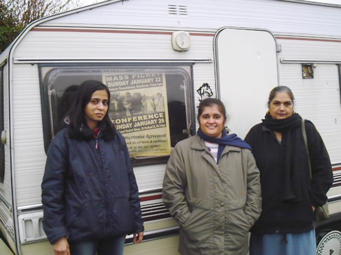 Gate Gourmet locked-out workers are picketing  and campaigning for their conference to fight for their reinstatement