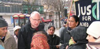 Gate Gourmet locke-out workers lobbying the TGWU Executive last Thursday morning demanding the union pay hardship pay to locked out workers who refuse to sign the Compromise Agreement