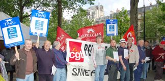 Workers from the Ryton factory joined French Peugeot workers to lobby the company shareholders’ AGM in Paris last month