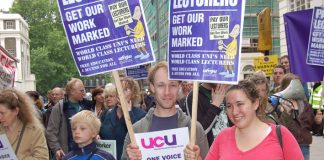 Manchester students show their solidarity with lecturers’ trade unions during their recent strike action