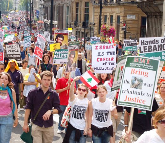 Young people condemn Israel in last Saturday’s 100,000-strong march in London