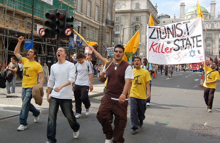 Youth denouncing the ‘Zionist killer state’ marching in London on Saturday’s 100,000-strong demonstration against the Israeli aggression