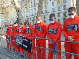 CLOSE DOWN GUANTANAMO! – Amnesty week of action Amnesty protesters as ‘Guantanamo prisoners’ opposite Downing Street