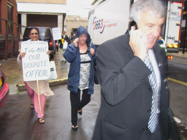 TGWU leader Tony Woodley made haste when Gate Gourmet workers tried to approach him