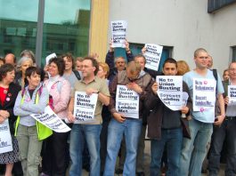BOYCOTT LONDON MET – urges UCU lecturers’ union following derecognition threat Angry lecturers outside the Holloway Road campus of London Metropolitan University