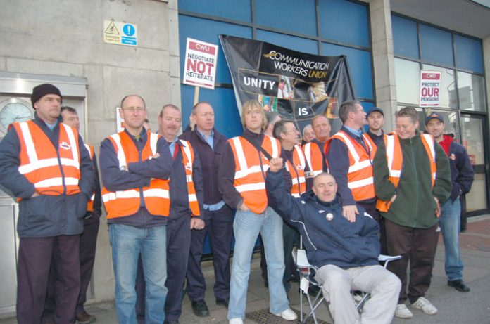 CWU pickets in Luton yesterday morning