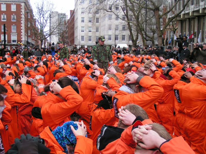 Hundreds took part in the protest outside the US embassy last January 11th exactly five years after the first prisoner was incarcerated in Guantánamo Bay