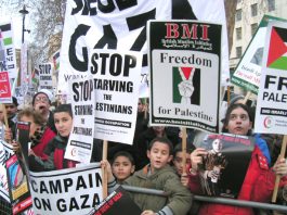 Up to 5,000 people demonstrated outside Downing Street last Saturday to demand the ending of the Israeli siege of Gaza