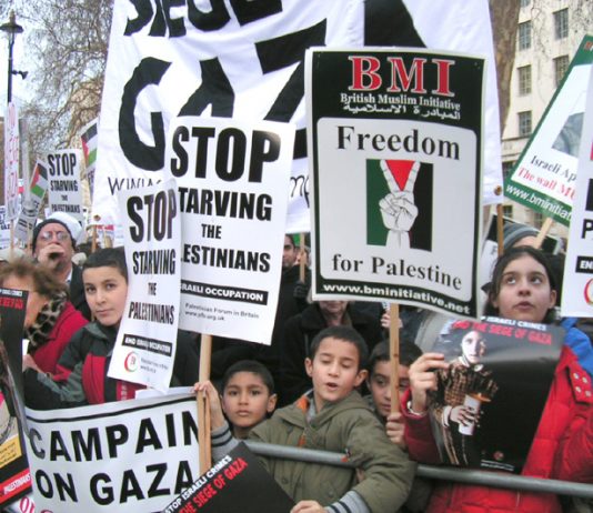 Up to 5,000 people demonstrated outside Downing Street last Saturday to demand the ending of the Israeli siege of Gaza