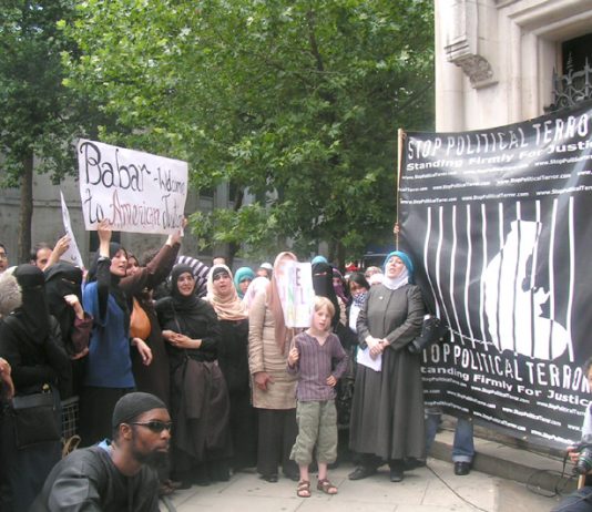 July 2006 mass picket against the threat to extradite Babar Ahmad to the United States