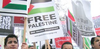 Supporters of a Palestinian state picketing Downing Street on January 26th 2008