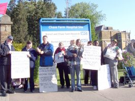North East London Council of Action pickets outside Chase Farm Hospital at 7.00am