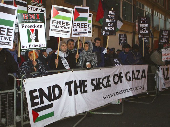 A section of the over a thousand-strong picket of the Israeli Embassy on Monday demanding an end to the Israeli bombing and siege of Gaza