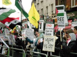 Angry picket of the Israeli Embassy in London on New Year’s Day