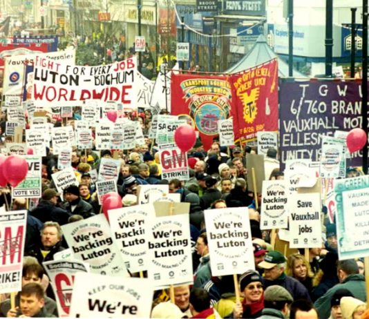 Over 20,000 workers, including GM workers from Germany, marched through Luton against the closure of thauxhall plant in 2001.