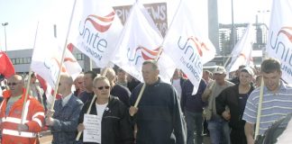 Engineering construction workers demonstrating at the Lindsey power station site demanding their right to work