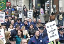 Firefighters and other workers condemning bankrupt and corrupt capitalism – they are demanding no bail-out for the bankers