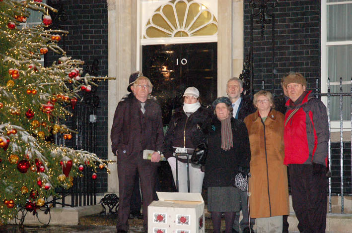 Just six people, PETER BRIERLEY, KARLA ELLIS, LINDSAY GERMAN, GRAHAM KNIGHT, JOAN HUMPHRIES and CHRIS PARSONS, were allowed in to Downing Street with the petition from Military Families Against The War