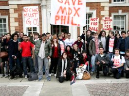 MIDDLESEX UNIVERSITY’S MANSION BUILDING IS OCCUPIED – to stop the closure of the Philosophy Department Students in front of the occupied Middlesex University Mansion Building