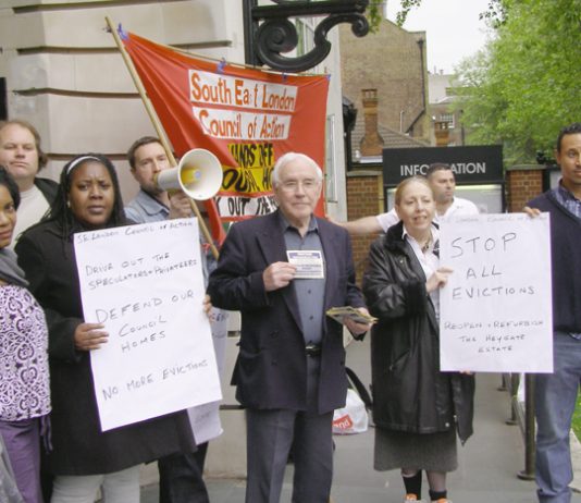 Tenants picket Southwark Town Hall with the South-East London Council of Action in May against the demolition plans and demanding refurbishment and reopening of sealed-up homes on Heygate and Aylesbury