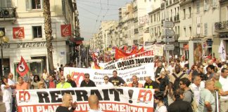 Above and below right: 250,000 march in Marseille against the Sarkozy government’s plans to raise the pension age to 62