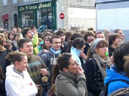 Youth enthusiastically joined workers on the march in Tarbes on Saturday