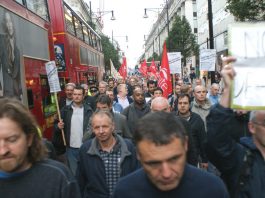 ‘People need to realise what’s happening before it’s too late’ – Electricians demand strike Construction workers march down Oxford Street on Wednesday morning
