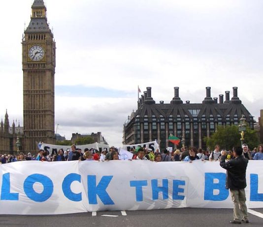 Thousands of demonstrators on Westminster Bridge on Sunday demanding the scrapping of the Tory coalition’s Health Bill