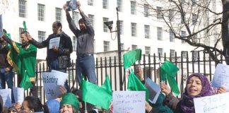 Libyan women in London condemn NATO attacks and give their support to Gadaffi
