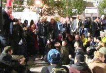 Bill Rogers, from the North-East London Council of Action, addresses the St Paul’s Assembly on Saturday evening