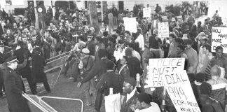 Police attack demonstrators in Ladbroke Grove, North Kensington