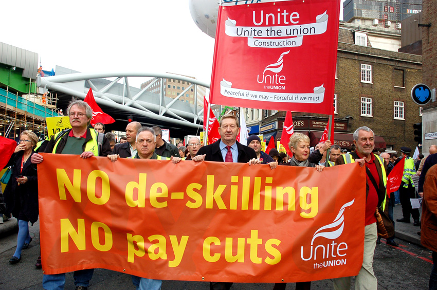 McCluskey  leads the national march of Balfour Beatty Electricians through central London against 35% wage cuts and de-skilling