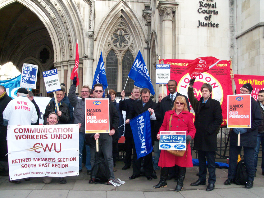 Ex-Ford/Visteon workers and a PCS delegation at the Royal Court of Justice