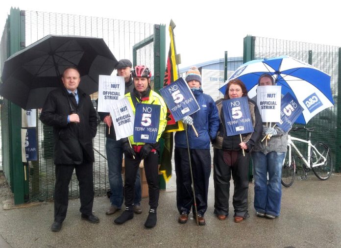 The NUT picket line at Ellis Guilford school in Nottingham yesterday – teachers are opposed to a 5-term year