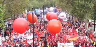 Masses assembling on the Embankment before setting off on Saturday