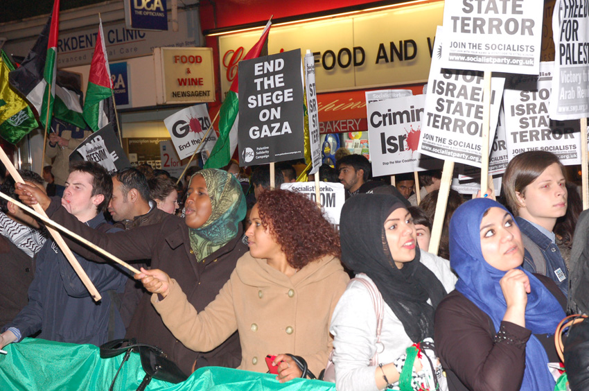 A section of the 2,000 strong picket of the Israeli embassy last Thursday which denounced Zionist terrorism