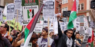 Demonstrators outside the Israeli embassy were confident that the Palestinan masses would stand fast and force the arrogant Israeli aggressors back