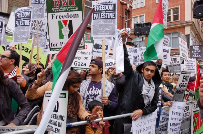 Demonstrators outside the Israeli embassy were confident that the Palestinan masses would stand fast and force the arrogant Israeli aggressors back