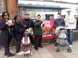 Wednesday lunchtime pickets determined to stop the closure of Lewisham Hospital
