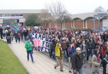 Youth are fighting for their rights everywhere. Over 500 students marched yesterday to the occupied Bramber House building, University of Sussex after a lunchtime rally against the privatisation of non-academic services affecting 235 staff, many of whom b