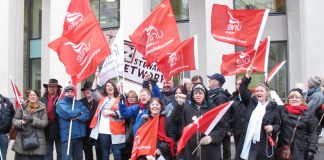 Unite representatives and supporters lobbied Agenda for Change talks at the Unison head office yesterday lunchtime