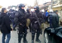 Heavily armed Greek anti-terrorist units confronted residents in the small coastal town of Ierissos – cr. Left.gr