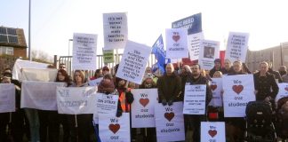 Large numbers of parents and pupils picketed alongside teachers during the dispute the Alec Reed Academy