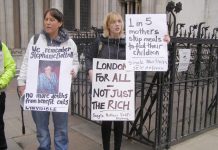 Single parents outside the High Court protesting against the savage cuts in benefits