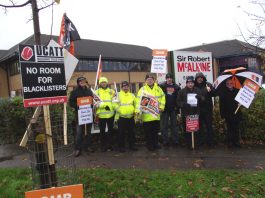 Pickets outside the Hemel Hempstead HQ of McAlpine on Wednesday morning