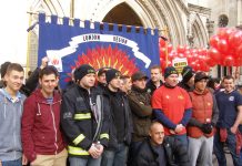 Part of the mass lobby of the law courts by 100 firefighters midday yesterday to stop Mayor Johnson’s savage cuts